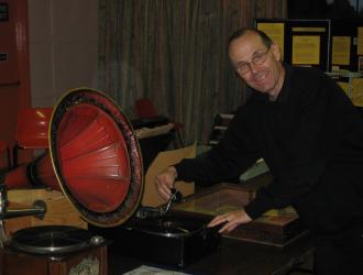 E W with 1922 HMV Gramophone